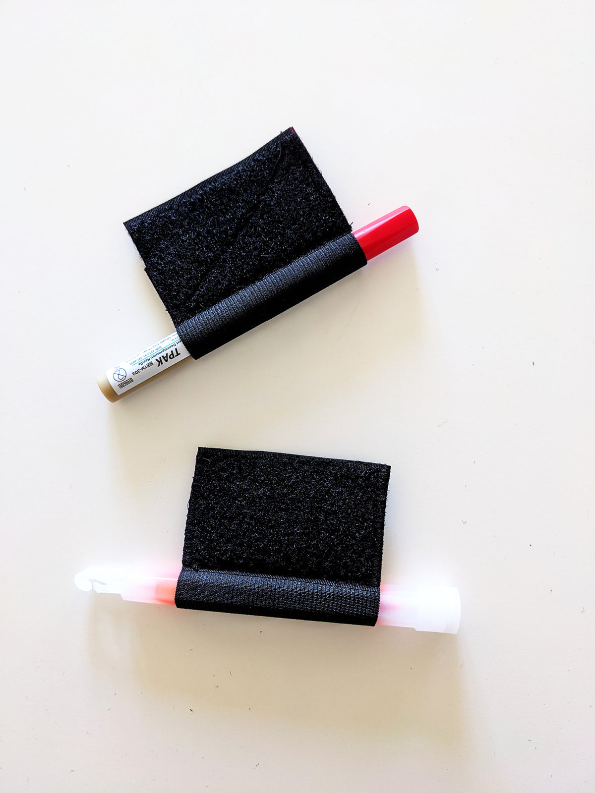 Porte-cyalume et Sharpie – vue 2